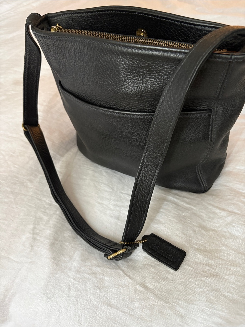 Coach RARE tumbled calf bag w/ compartments, original brass zipper-pull & Coa…